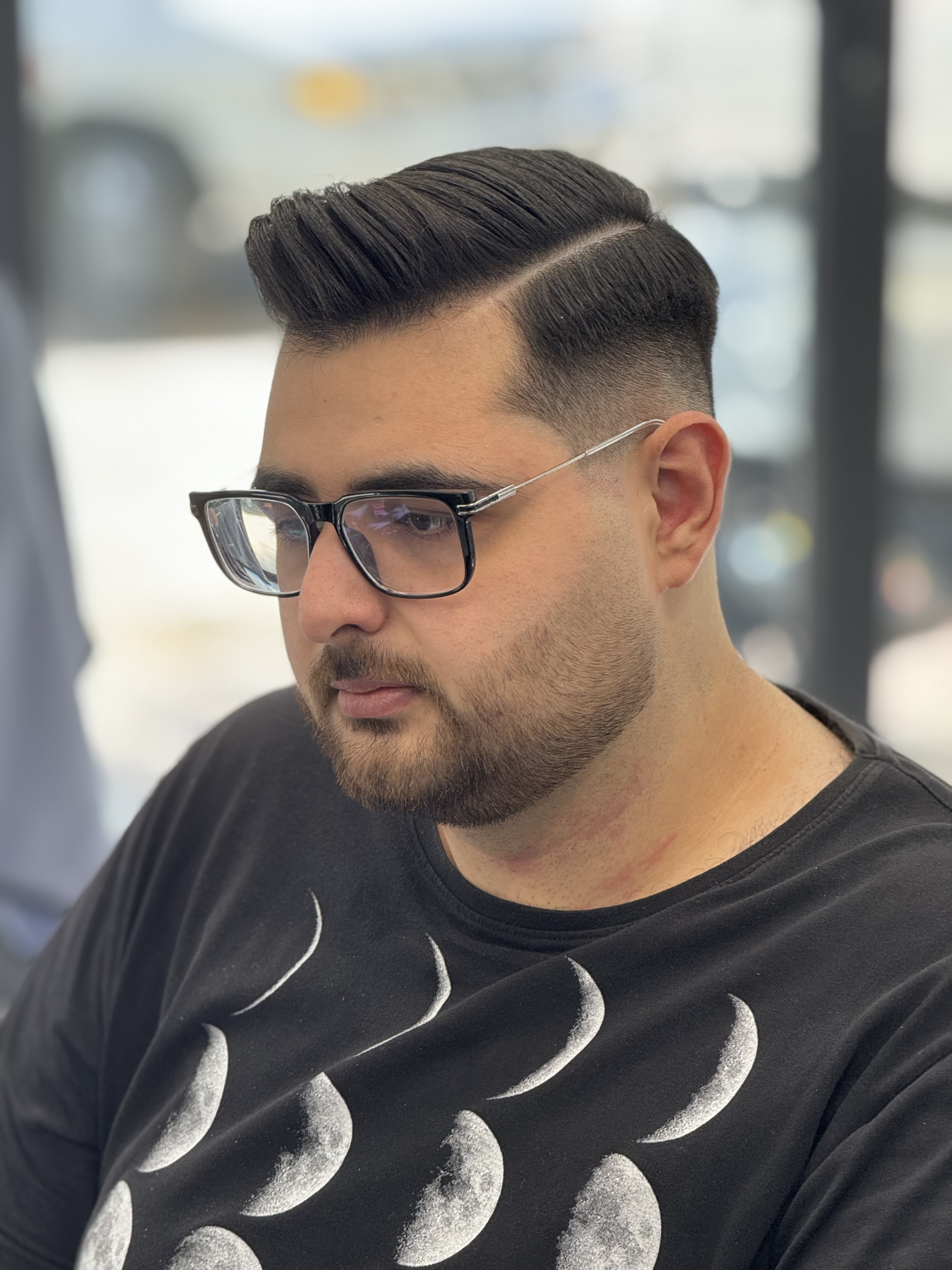 آرایشگاه مردانه جواد صلحدار