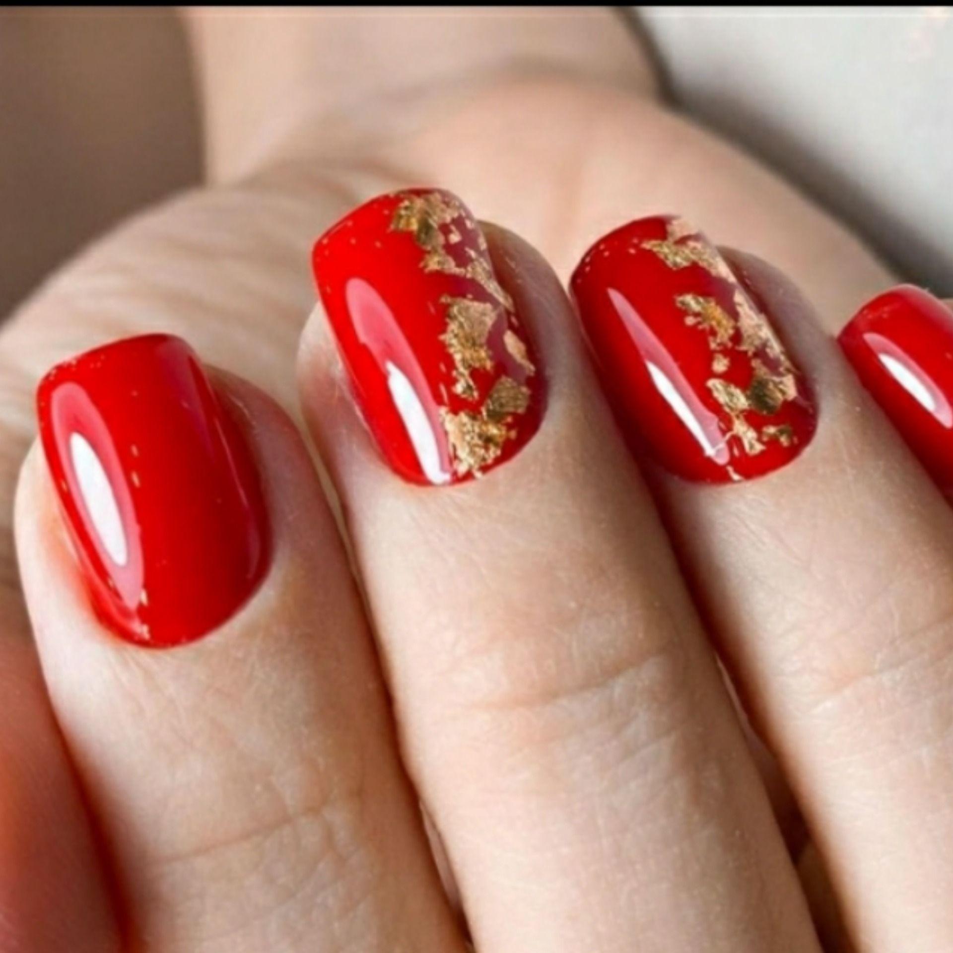 سالن کاشت ناخن محدثه