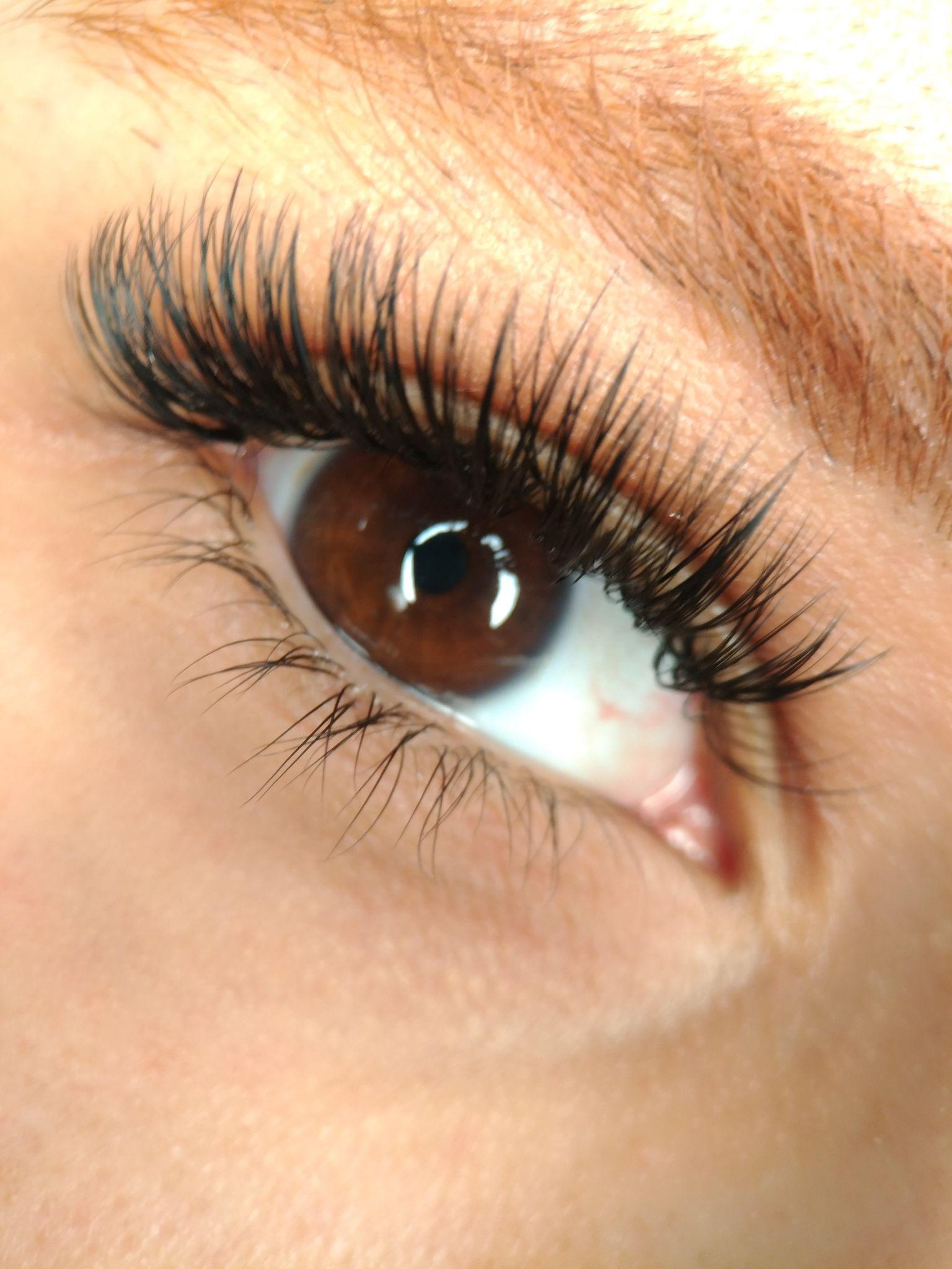 مژه کار غلامیان