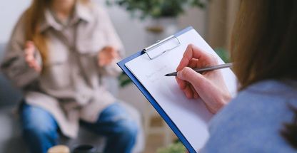 کلینیک روانشناسی و مشاوره آنلاین خارج از کشور آرامش