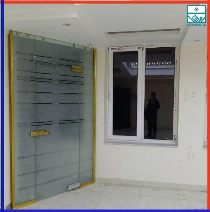 خدمات نصب و تعمیر شیشه سکوریت پوریا