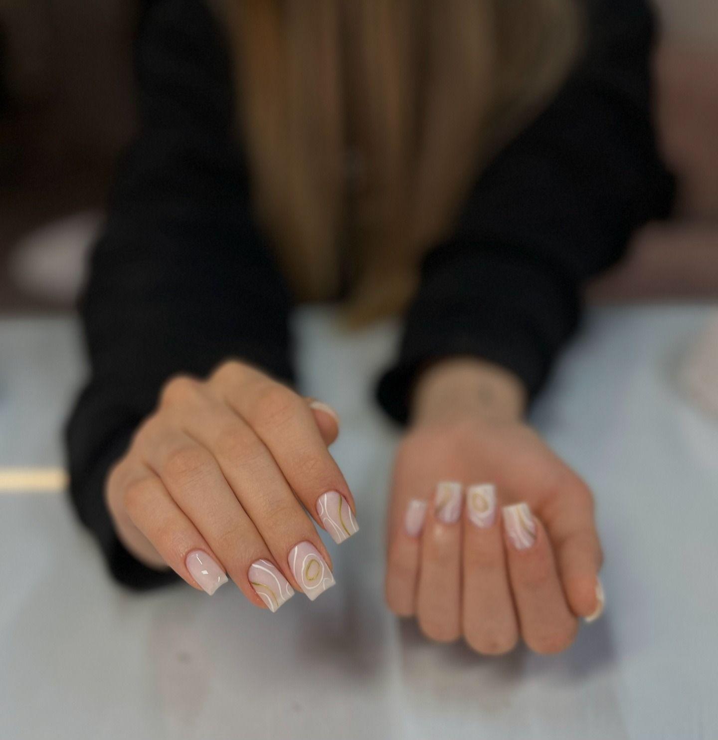 سالن زیبایی کویینز/احیا صافی/ناخن/مژه