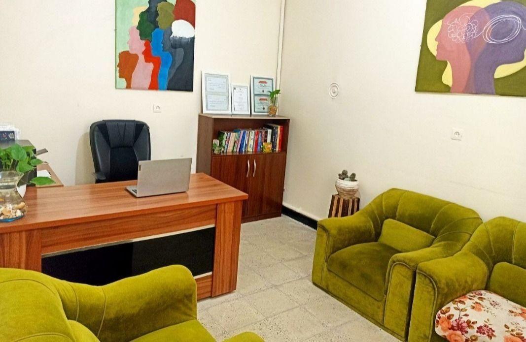 مشاور و روانشناس